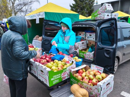 Нурлатские фермеры снова радуют казанцев свежими продуктами на ярмарке в «Салават Купере»