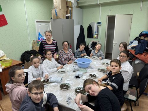 Пятиклассники школы №2 побывали в гостях в Центре активного долголетия