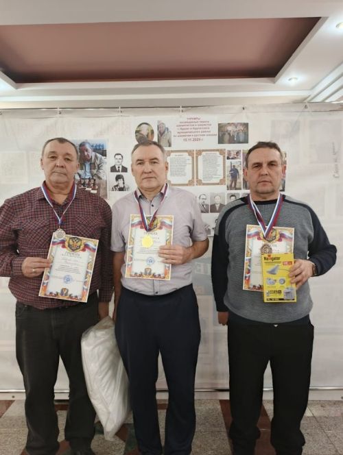 В Нурлате состоялись мемориальные турниры по шахматам и шашкам