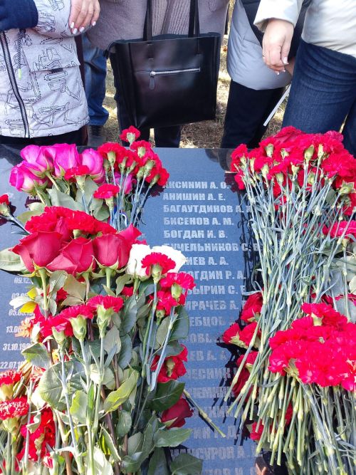 Имя героя СВО Айрата Бисенова увековечили в «Парке Памяти» в Рощинском