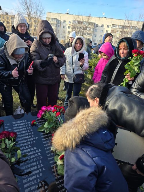 Имя героя СВО Айрата Бисенова увековечили в «Парке Памяти» в Рощинском