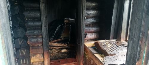 В Нурлате из-за неисправной электропроводки сгорели баня и гараж
