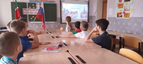 В образовательных учреждениях Нурлата отпраздновали День народного единства