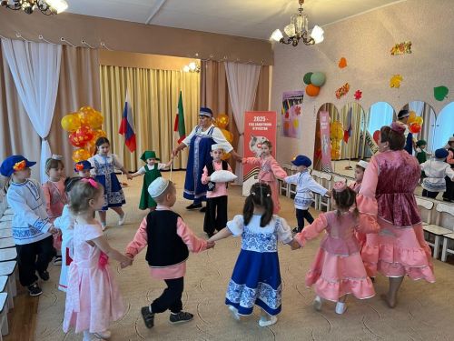 В образовательных учреждениях Нурлата отпраздновали День народного единства