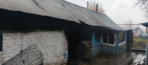 В Нурлате из-за неисправной электропроводки сгорели баня и гараж