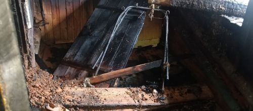 В Нурлате из-за неисправной электропроводки сгорели баня и гараж