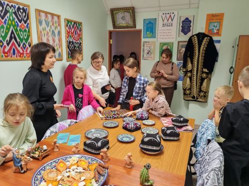 В образовательных учреждениях Нурлата отпраздновали День народного единства