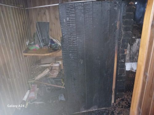 В Нурлате спасли от огня соседние дома при пожаре в бане