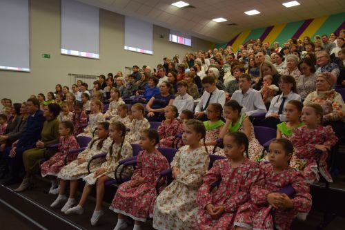 В Нурлате прошел праздничный концерт «Единой семьей», посвященный Дню народного единства