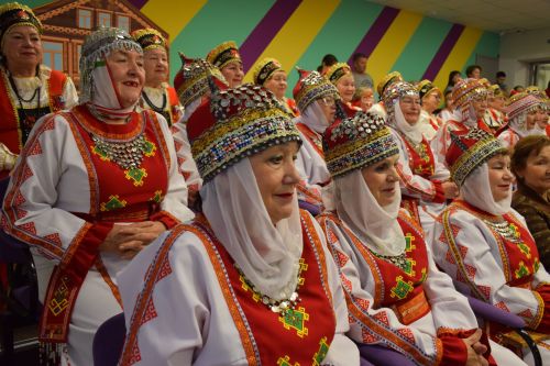 В Нурлате прошел праздничный концерт «Единой семьей», посвященный Дню народного единства