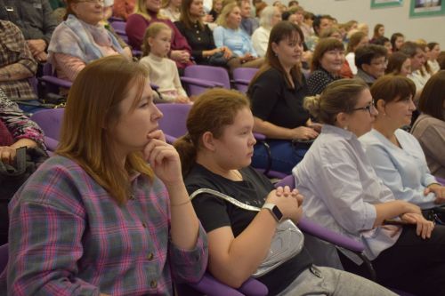 В Нурлате прошел праздничный концерт «Единой семьей», посвященный Дню народного единства
