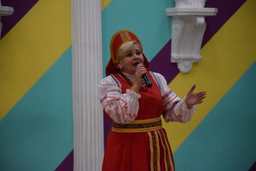 В Нурлате прошел праздничный концерт «Единой семьей», посвященный Дню народного единства