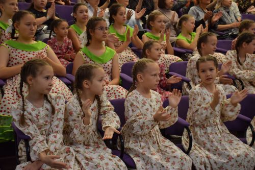В Нурлате прошел праздничный концерт «Единой семьей», посвященный Дню народного единства