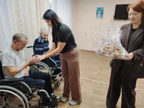 Кулинарные шедевры от студентов: сладкий подарок жителям нурлатского дома престарелых