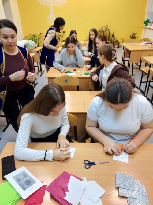 Нурлатские школьники создали татарские украшения своими руками