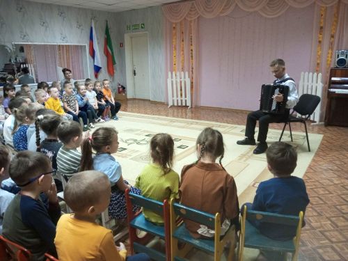 Юные артисты «Сэлэт» подарили праздник детям сада «Камыр‑батыр»