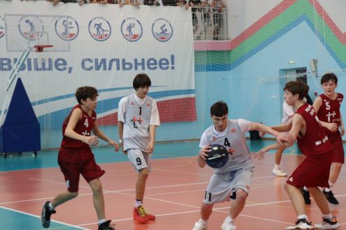 В Нурлате стартовал дивизионный этап чемпионата Школьной баскетбольной лиги «КЭС-БАСКЕТ»