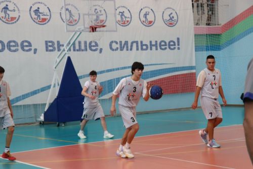 В Нурлате стартовал дивизионный этап чемпионата Школьной баскетбольной лиги «КЭС-БАСКЕТ»