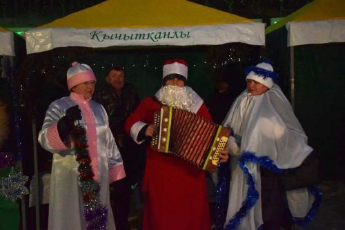 Нурлат окунулся в предновогоднюю суету благодаря праздничной ярмарке