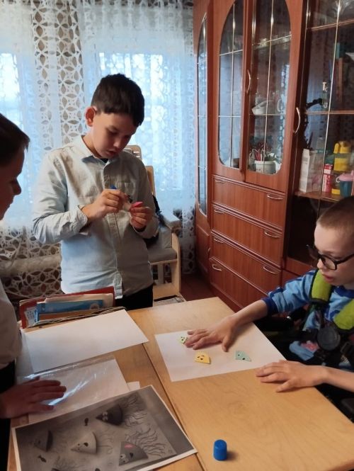Ученики Кульбаево-Марасинской школы посетили мальчика с ОВЗ в рамках Декады инвалидов