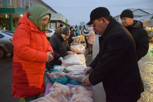В Нурлате проходит сезонная сельскохозяйственная ярмарка, приуроченная к декаде инвалидов