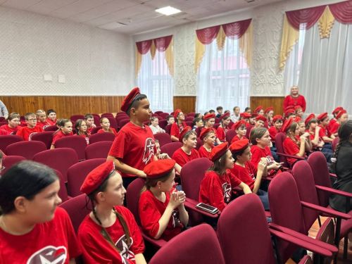 В Нурлате школьников посвятили в юнармейцы: напутствие от ветерана СВО