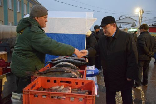 В Нурлате проходит сезонная сельскохозяйственная ярмарка, приуроченная к декаде инвалидов