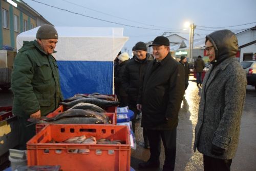 В Нурлате проходит сезонная сельскохозяйственная ярмарка, приуроченная к декаде инвалидов