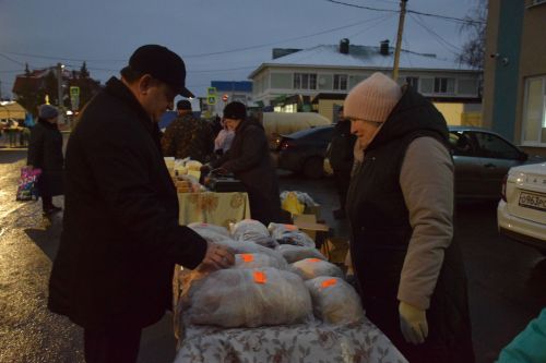 В Нурлате проходит сезонная сельскохозяйственная ярмарка, приуроченная к декаде инвалидов