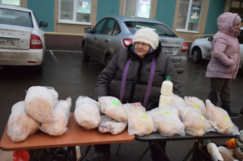 В Нурлате проходит сезонная сельскохозяйственная ярмарка, приуроченная к декаде инвалидов