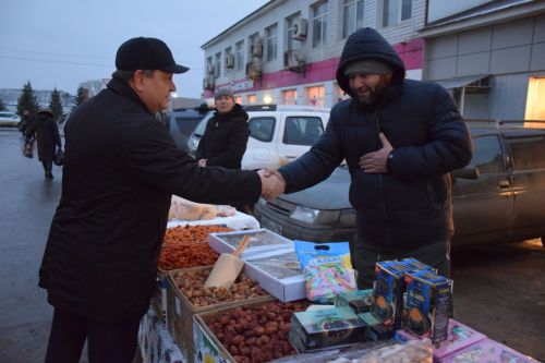 В Нурлате проходит сезонная сельскохозяйственная ярмарка, приуроченная к декаде инвалидов