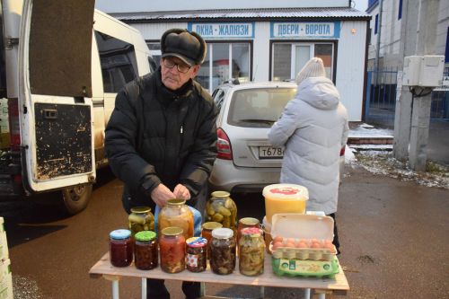 В Нурлате проходит сезонная сельскохозяйственная ярмарка, приуроченная к декаде инвалидов