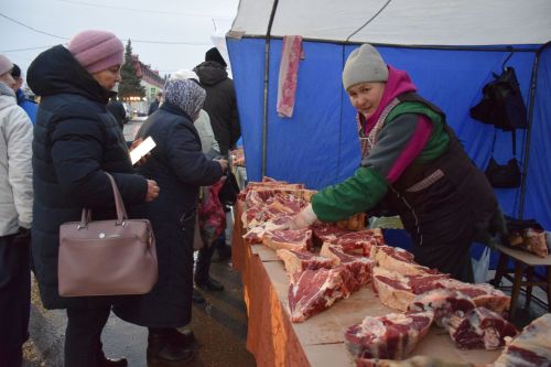 В Нурлате проходит сезонная сельскохозяйственная ярмарка, приуроченная к декаде инвалидов