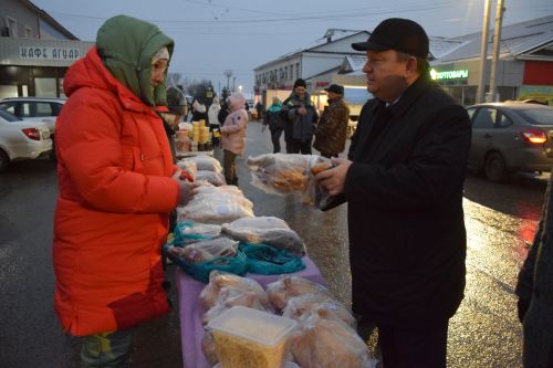 В Нурлате проходит сезонная сельскохозяйственная ярмарка, приуроченная к декаде инвалидов