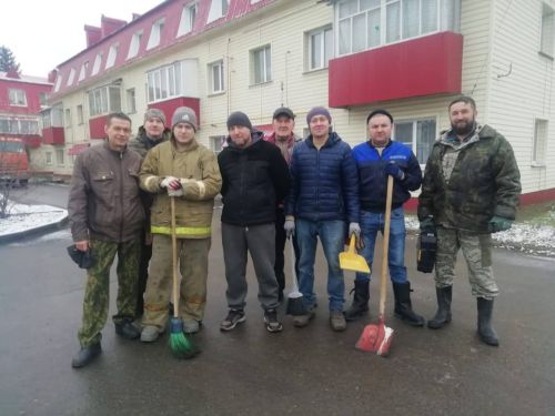В Нурлате спасатели помогли пострадавшей после пожара семье