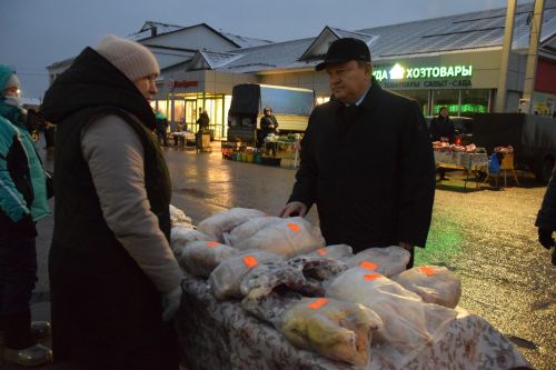 В Нурлате проходит сезонная сельскохозяйственная ярмарка, приуроченная к декаде инвалидов