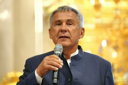 Раис Татарстана Рустам Минниханов поздравил жителей республики с Днём Героев Отечества