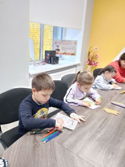 В Нурлатском КДЦ «Грани» юные патриоты узнали о героях всех эпох