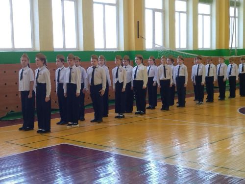 Муниципальный этап смотра строя и песни среди школьников прошел на базе Нурлатской гимназии