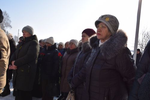 В Вишневой Поляне торжественно открыли мемориальную доску памяти Виктора Картамышева