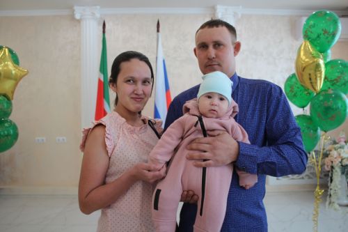 В Нурлате прошла акция «Подарок новорожденному»