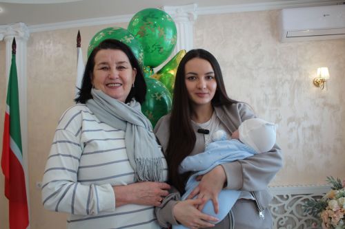 В Нурлате прошла акция «Подарок новорожденному»
