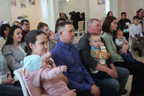 В Нурлате прошла акция «Подарок новорожденному»