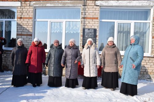 В Вишневой Поляне торжественно открыли мемориальную доску памяти Виктора Картамышева