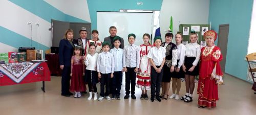 В школе №8 города Нурлат провели мероприятие к Международному дню родного языка