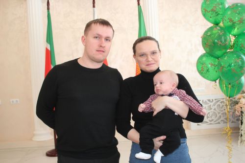 В Нурлате прошла акция «Подарок новорожденному»