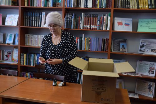 В Вишневой Поляне торжественно открыли мемориальную доску памяти Виктора Картамышева