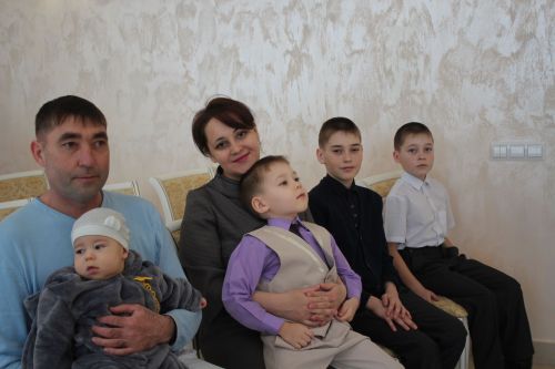 В Нурлате прошла акция «Подарок новорожденному»