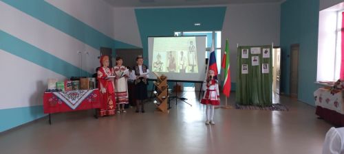В школе №8 города Нурлат провели мероприятие к Международному дню родного языка