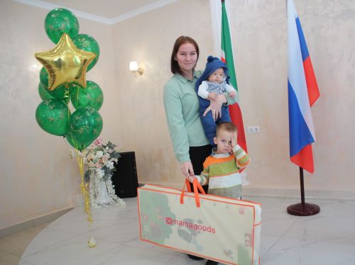 В Нурлате прошла акция «Подарок новорожденному»